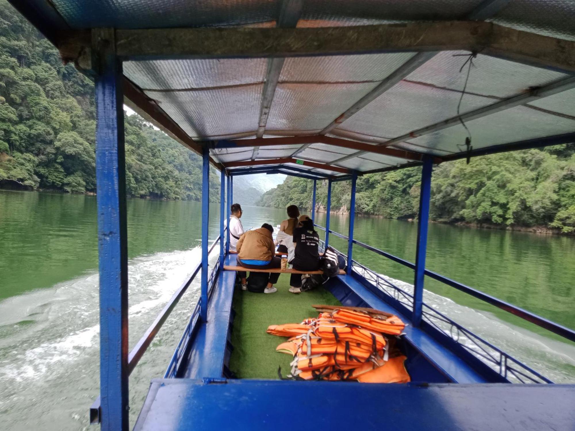 Tran Xuan Homestay Ba Be Экстерьер фото